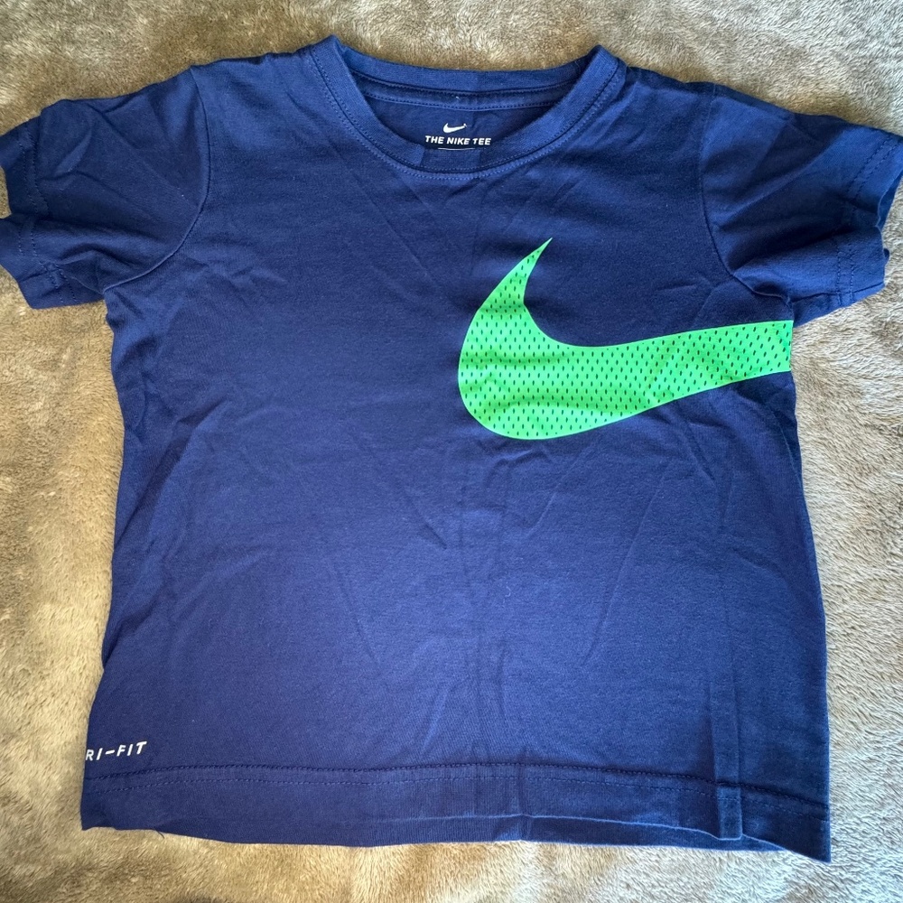 Nike short sleeve blue shirt